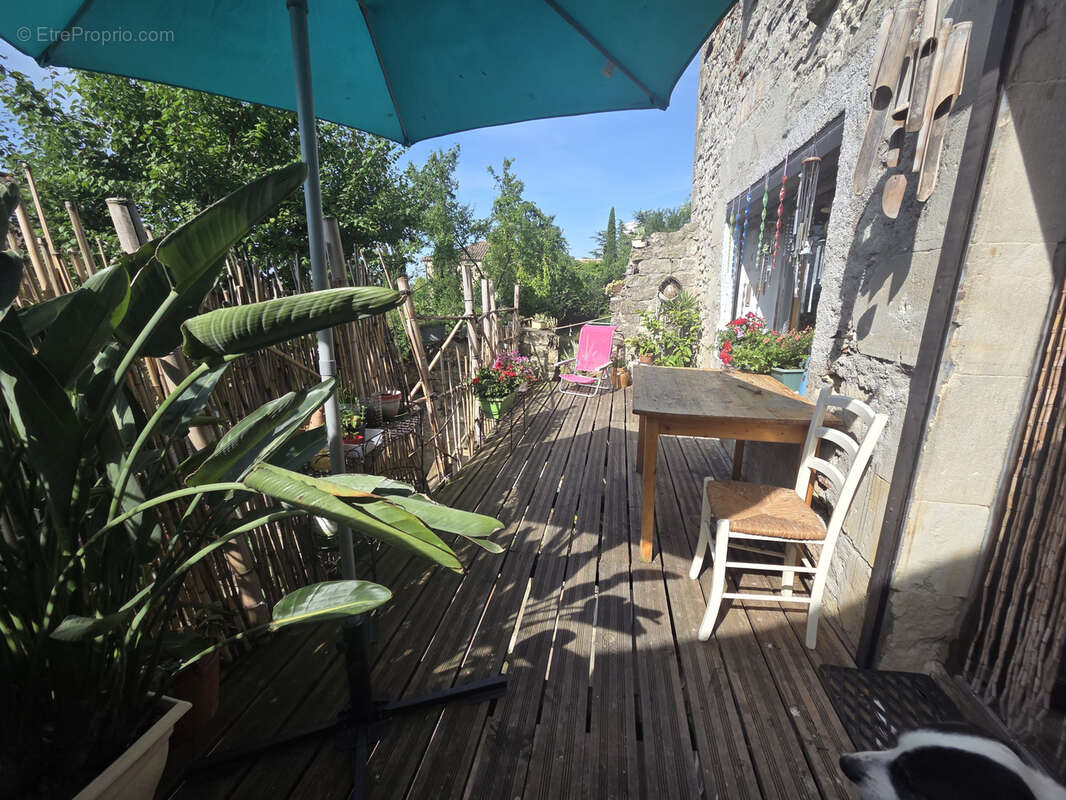 Maison de village de 228 m2 à rénover à fort potentiel - photo 2