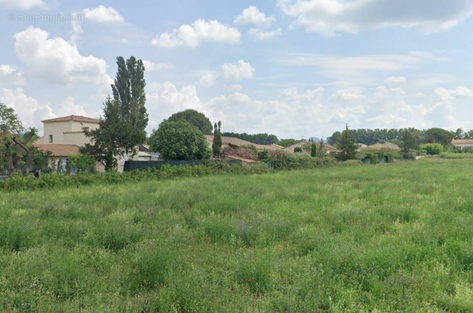 Terrain à FONTVIEILLE