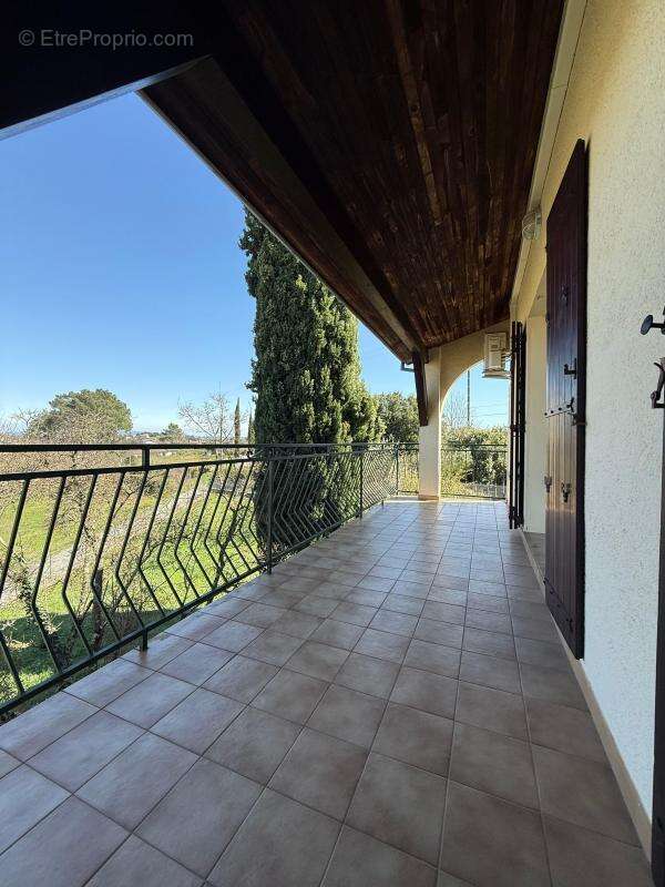 Maison à LABLACHERE