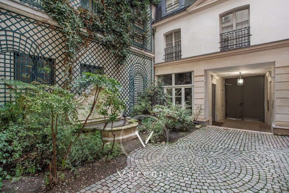 Appartement à PARIS-7E