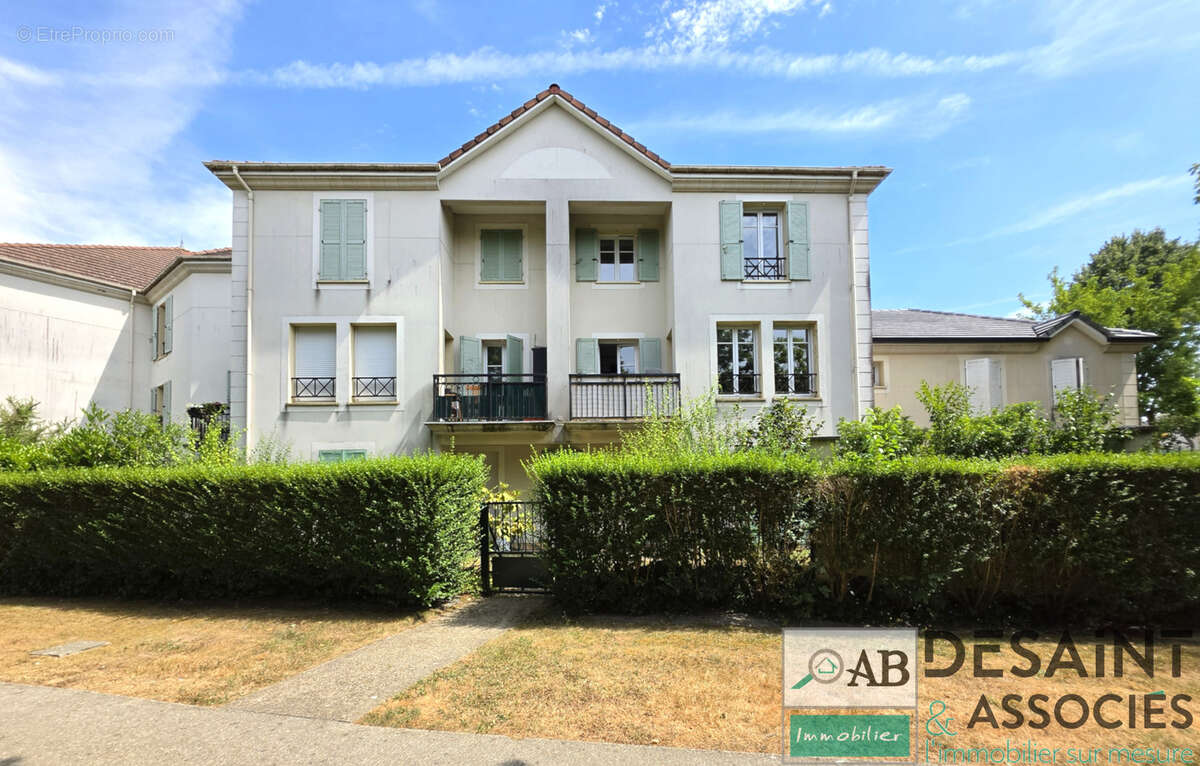 Appartement triplex T4 76m2 Balcon Box - photo 2