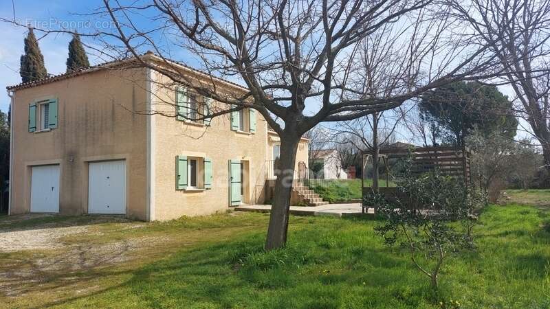 Maison à CHATEAURENARD