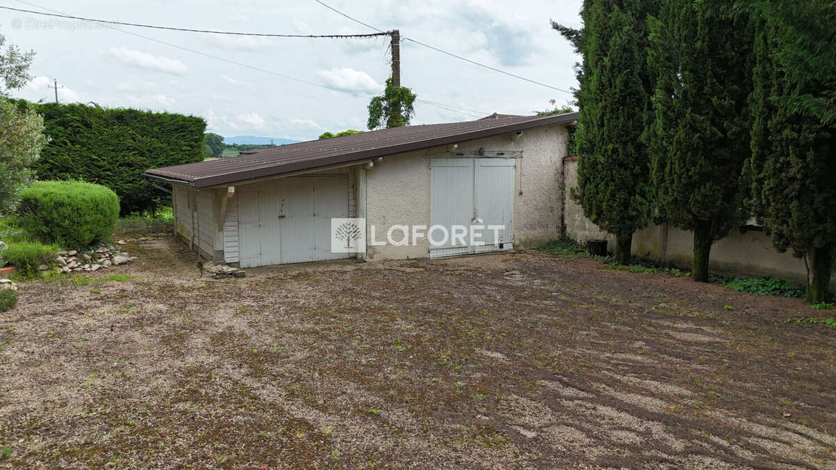 Maison à RIGNIEUX-LE-FRANC
