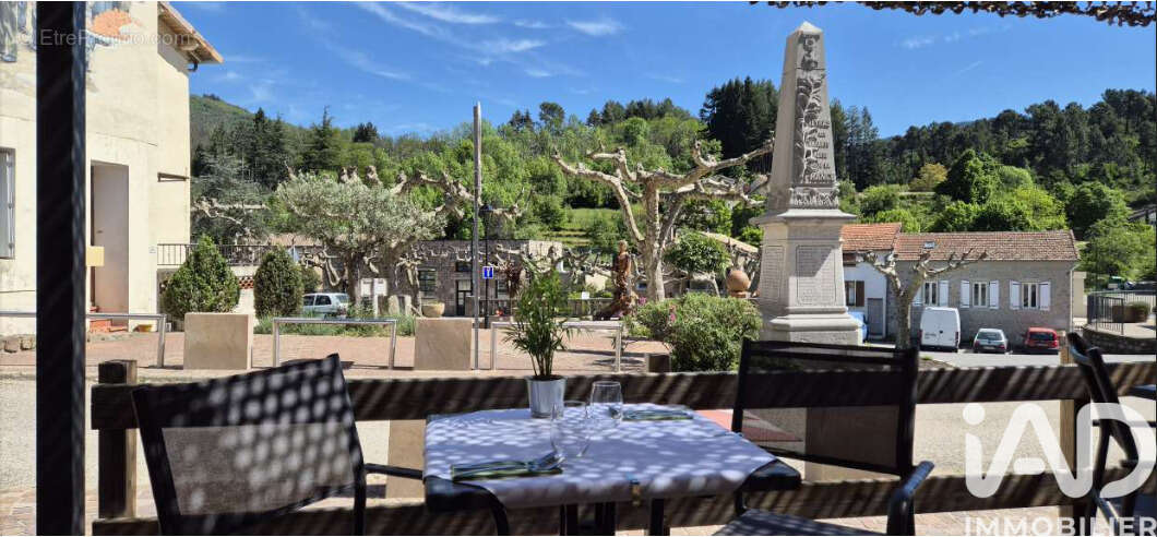 Photo 2 - Commerce à MEYRAS