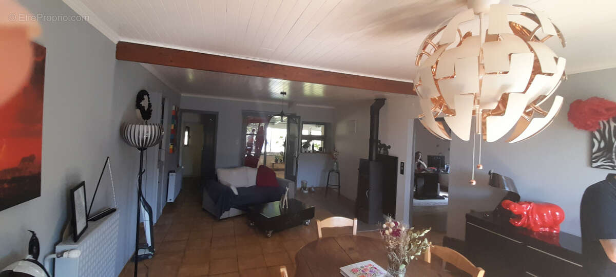 Maison à CUZORN