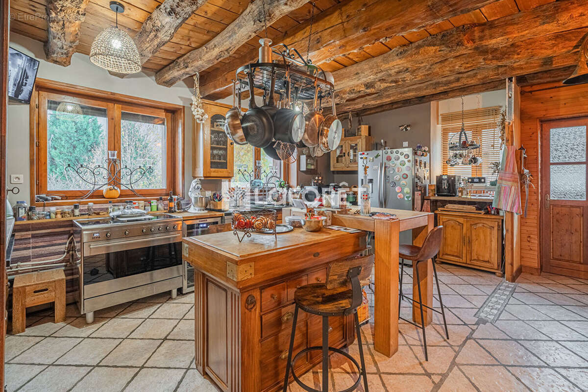 Maison à GILLY-SUR-ISERE