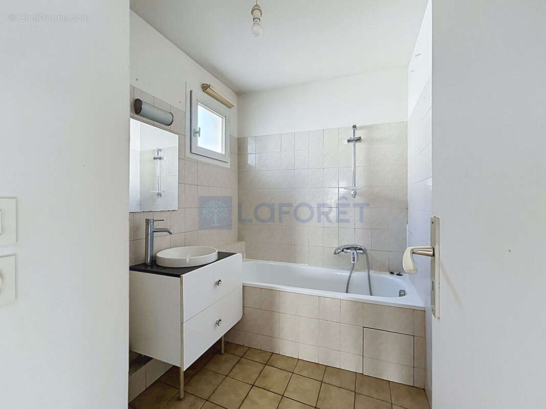 Appartement 2 pièces à vendre à Romainville - Secteur Mairie - photo 7