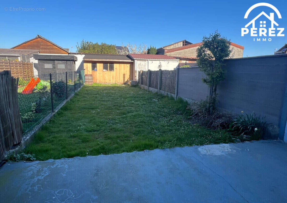 Maison à NEUVILLE-EN-FERRAIN