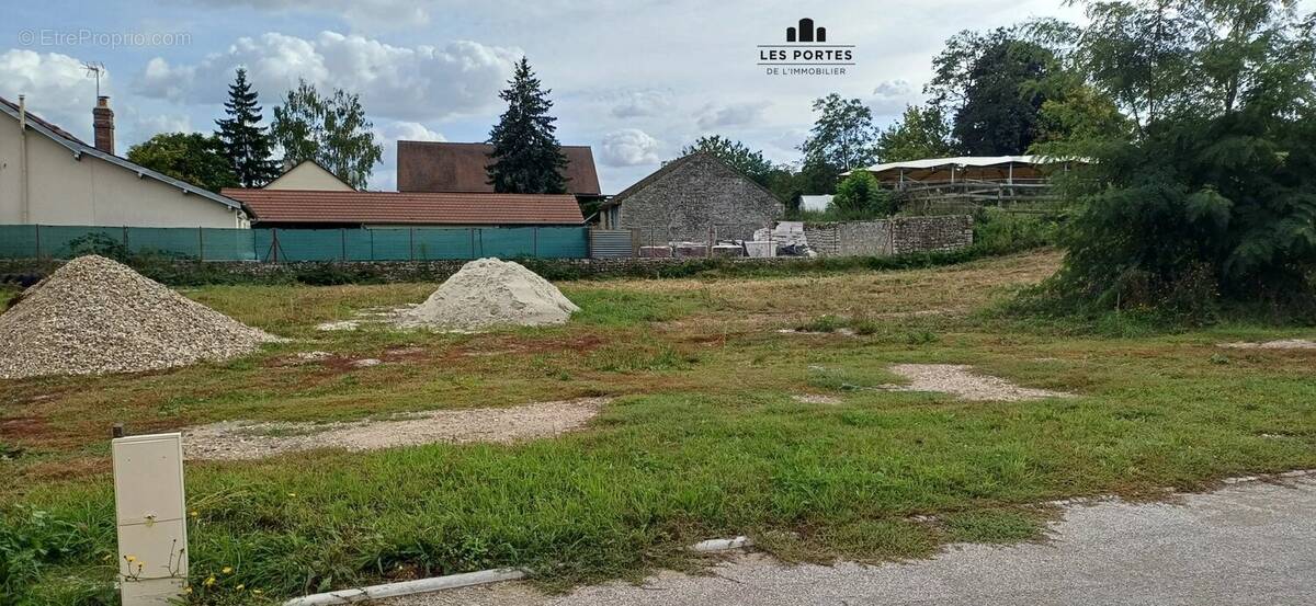 Terrain à VALPUISEAUX