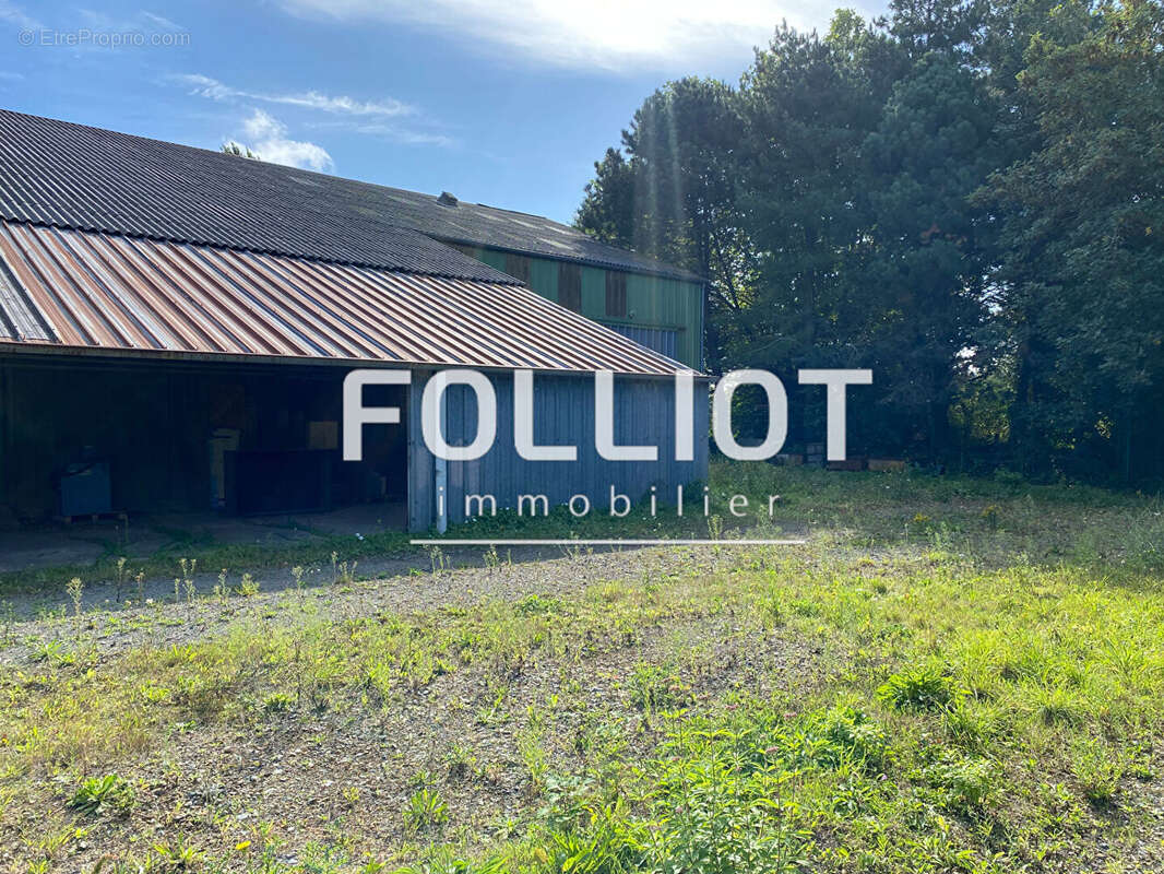 Commerce à SAINT-PIERRE-DE-COUTANCES