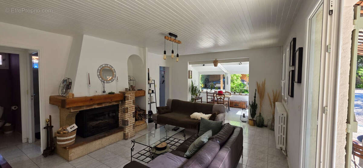 Maison à ROQUEBRUNE-SUR-ARGENS