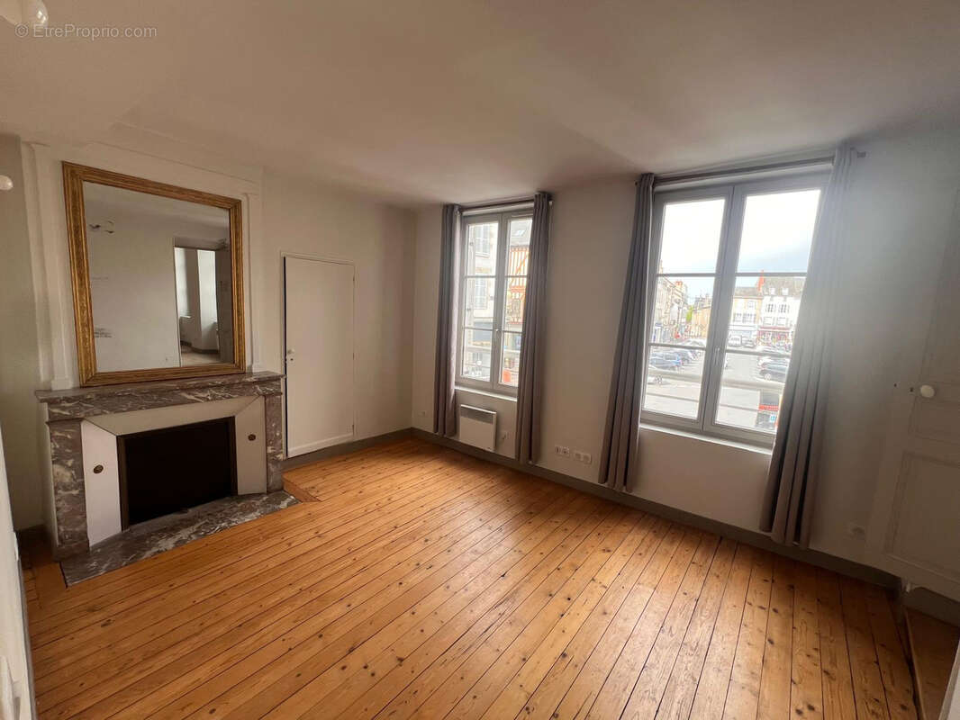 Appartement à PITHIVIERS
