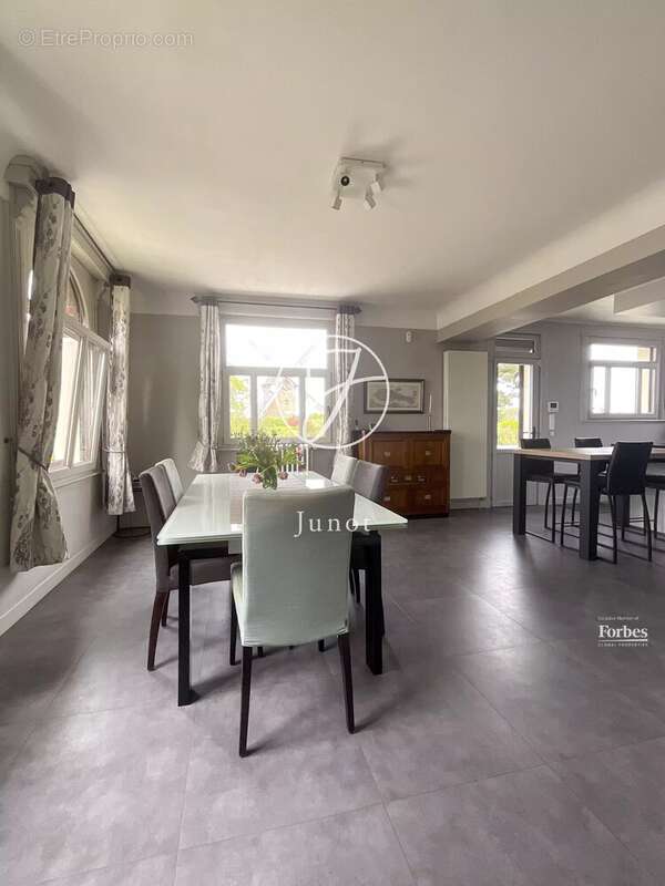 Templeuve en Pévèle – Maison de caractère – 262m² - 5 chambres – Bureaux – Jardin – Sous-sol - photo 20