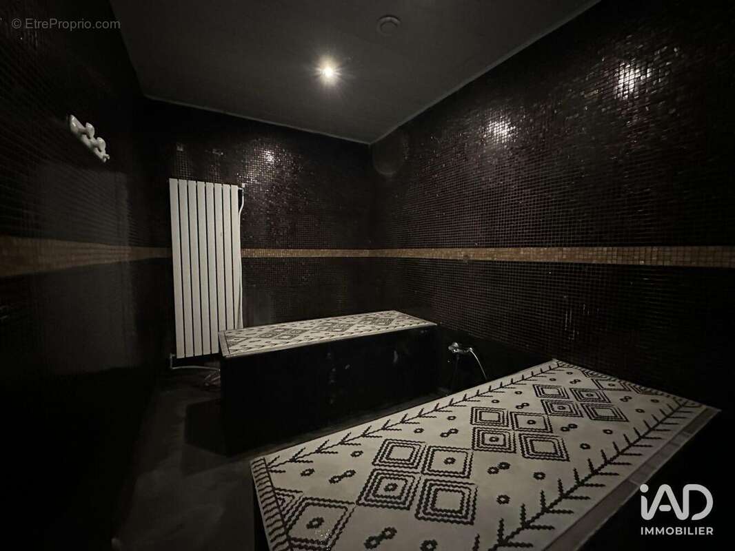 Photo 8 - Commerce à ELANCOURT