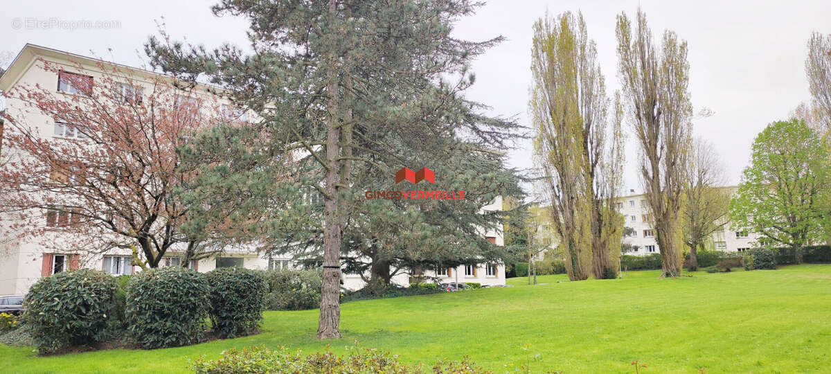 Appartement à LA CELLE-SAINT-CLOUD