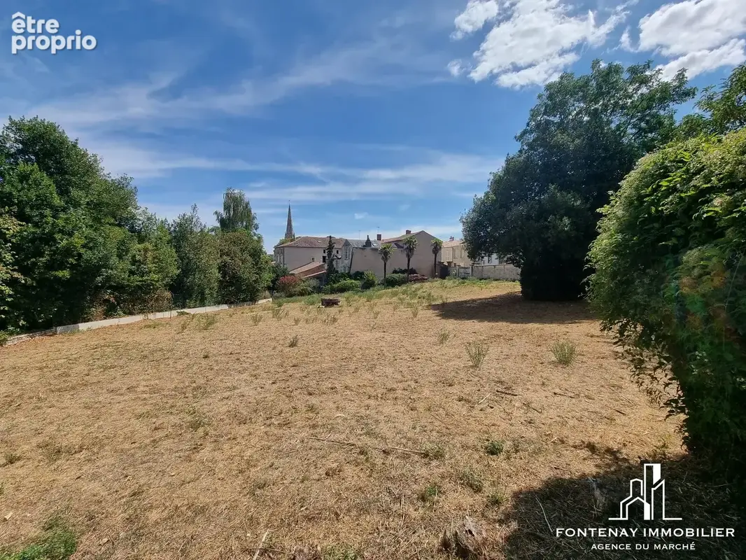Photo Terrain à Fontenay-Le-Comte au prix de 167 480€
