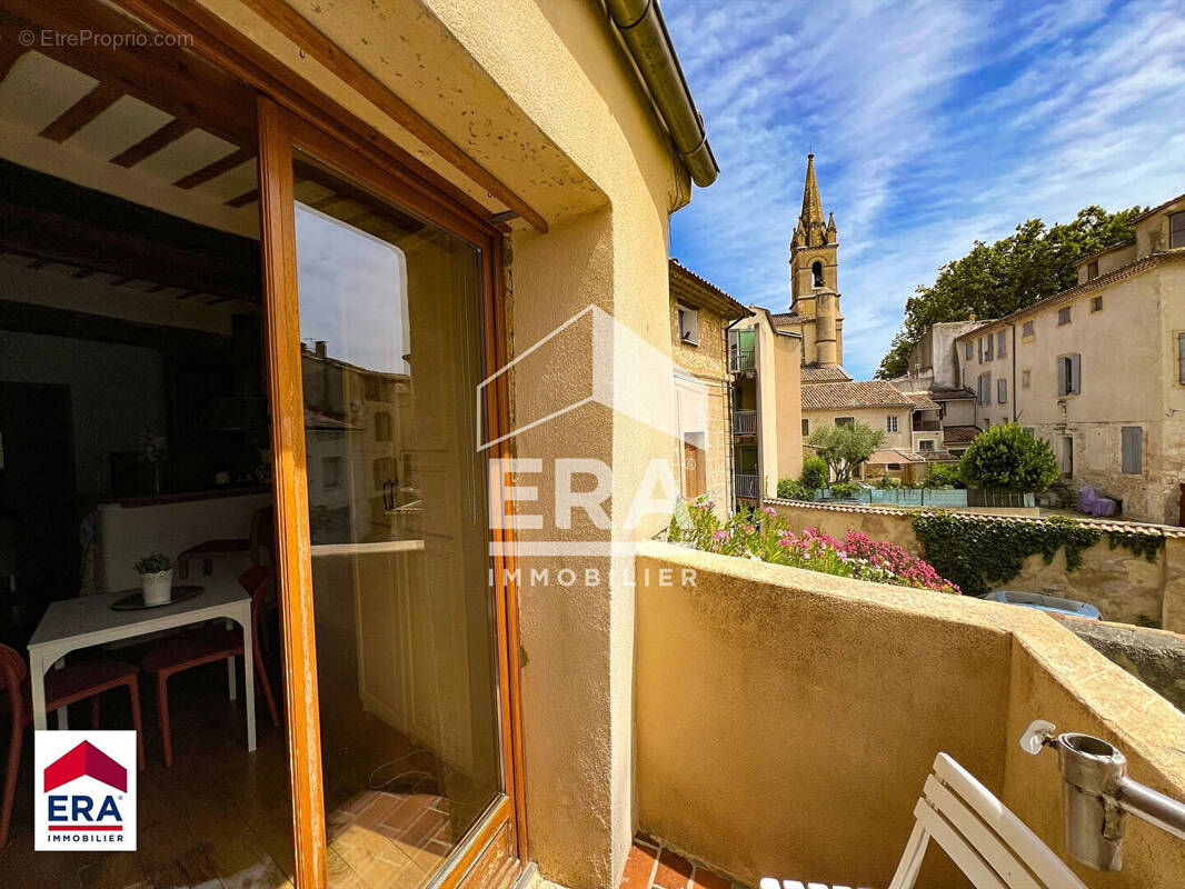 Appartement à PERNES-LES-FONTAINES