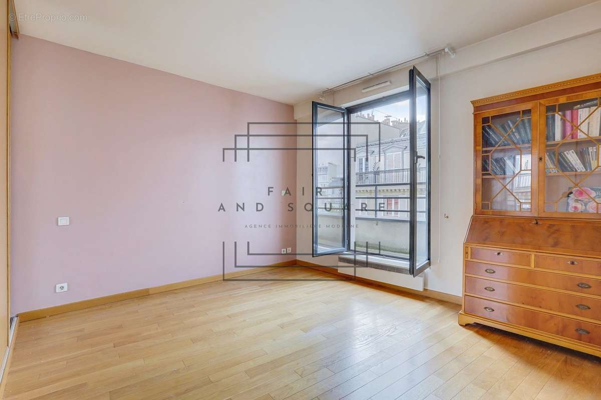 Appartement à NEUILLY-SUR-SEINE