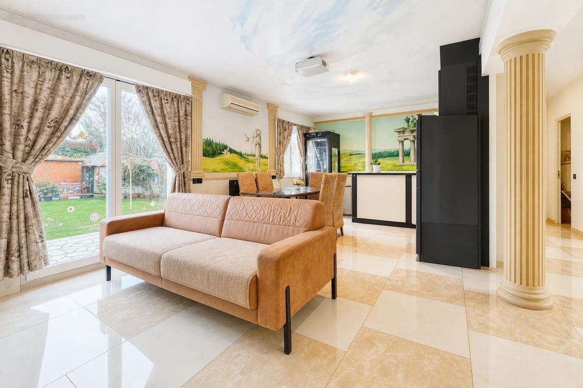 Maison familiale spacieuse à Gouvernes - photo 3