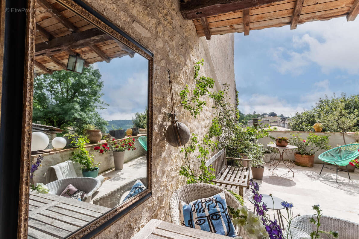 Maison à CASTELNAU-MONTRATIER