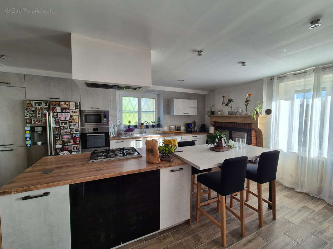 Maison à SAINT-MARTIN-DE-SESCAS