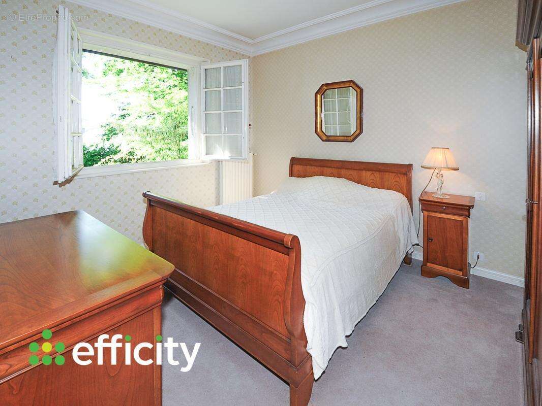 Maison à VETRAZ-MONTHOUX