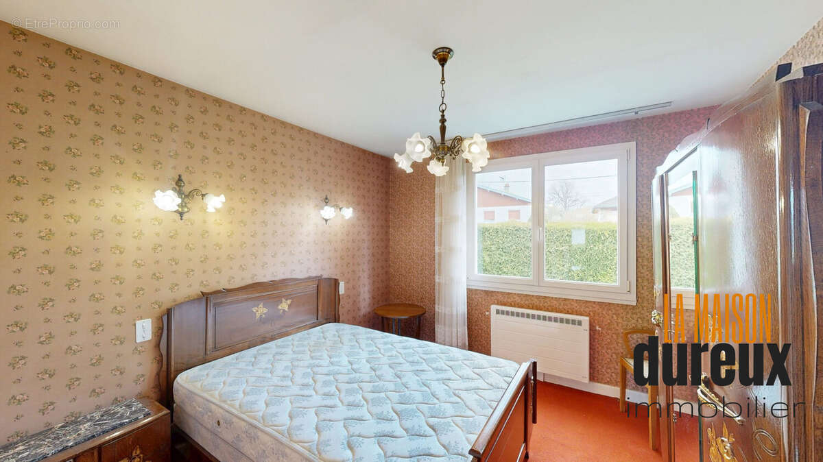 Maison à GRAY-LA-VILLE