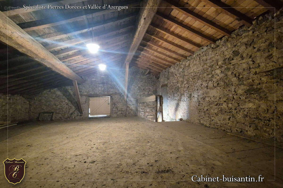 Maison à OINGT
