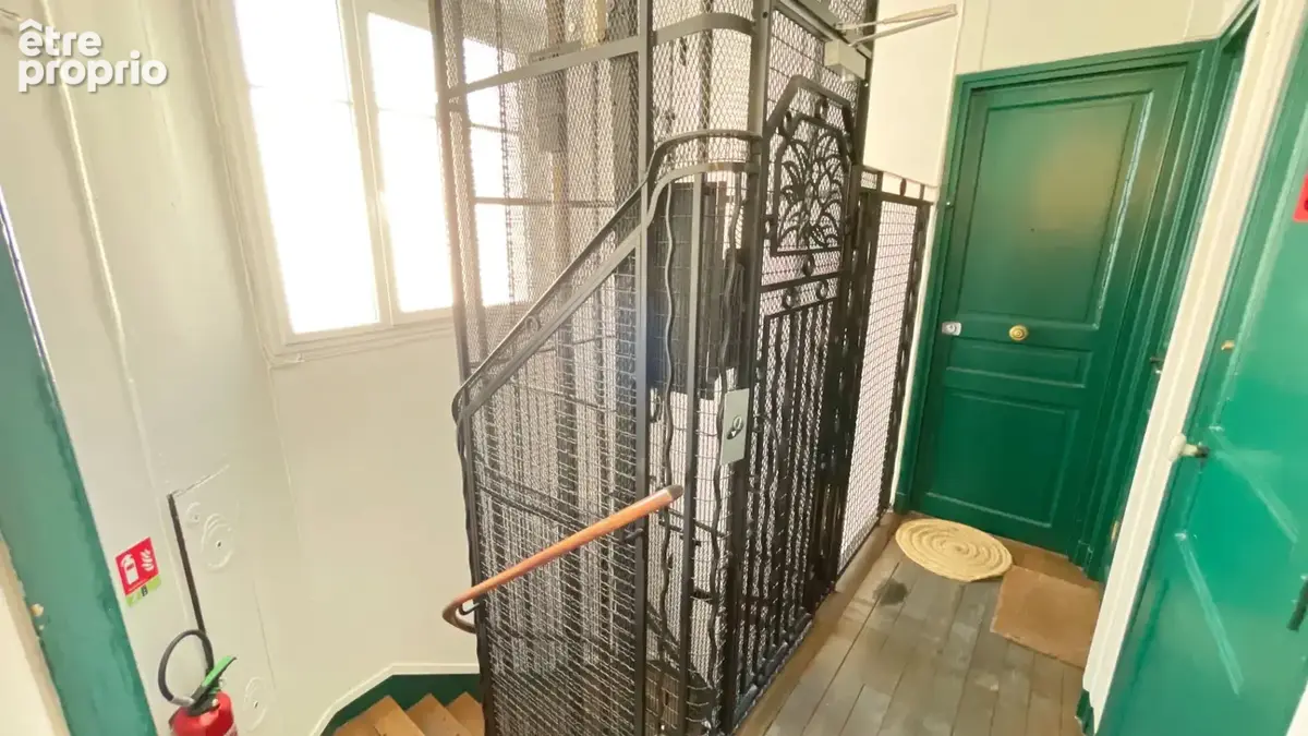 Buttes Chaumont, métro Botzaris, T2 de 36 m² avec ascenseur et cave - photo 9