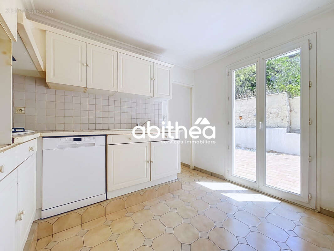Maison 4 pieces - 3 chambres - r+1 - 88 m2- garage - jardin et exterieur - photo 5
