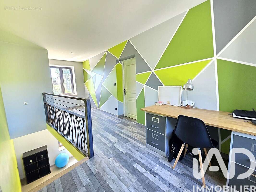 Maison 223 m² à Saint-Gervais-D'auvergne  - photo 7
