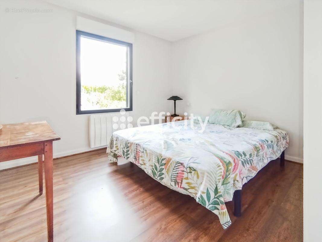 Maison 133 m² à Gemozac  - photo 10