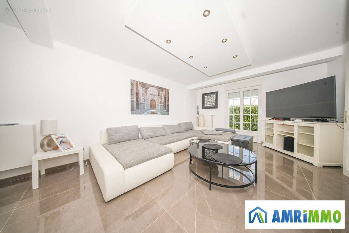 Maison à MORFONTAINE