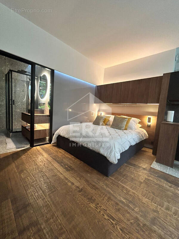 Appartement à LEVALLOIS-PERRET