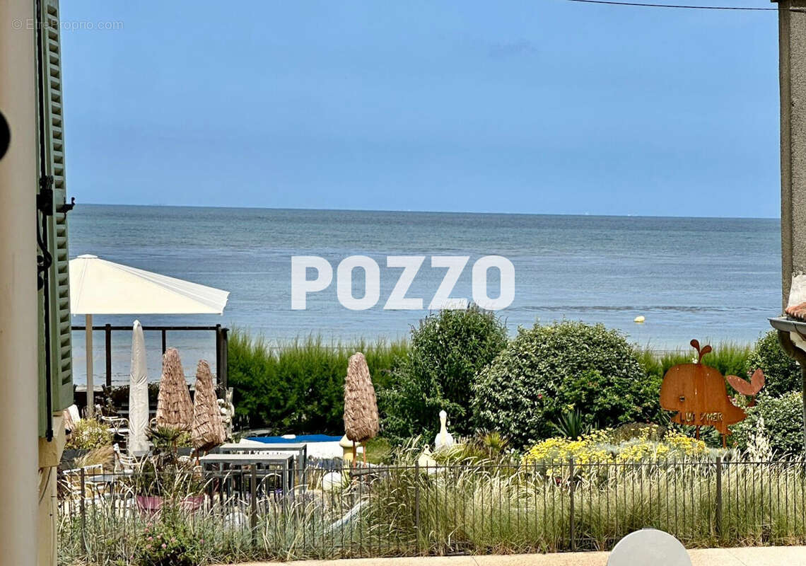 Appartement à LUC-SUR-MER