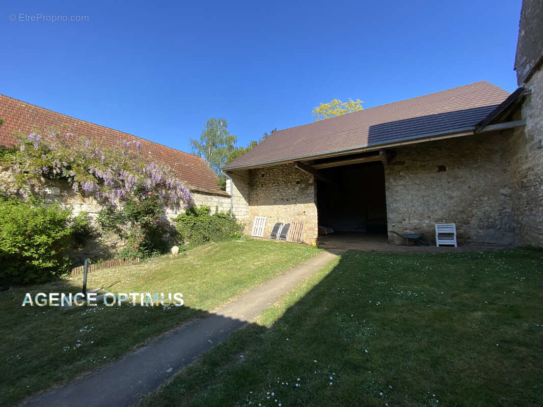 Maison à VILLENEUVE-LA-GUYARD