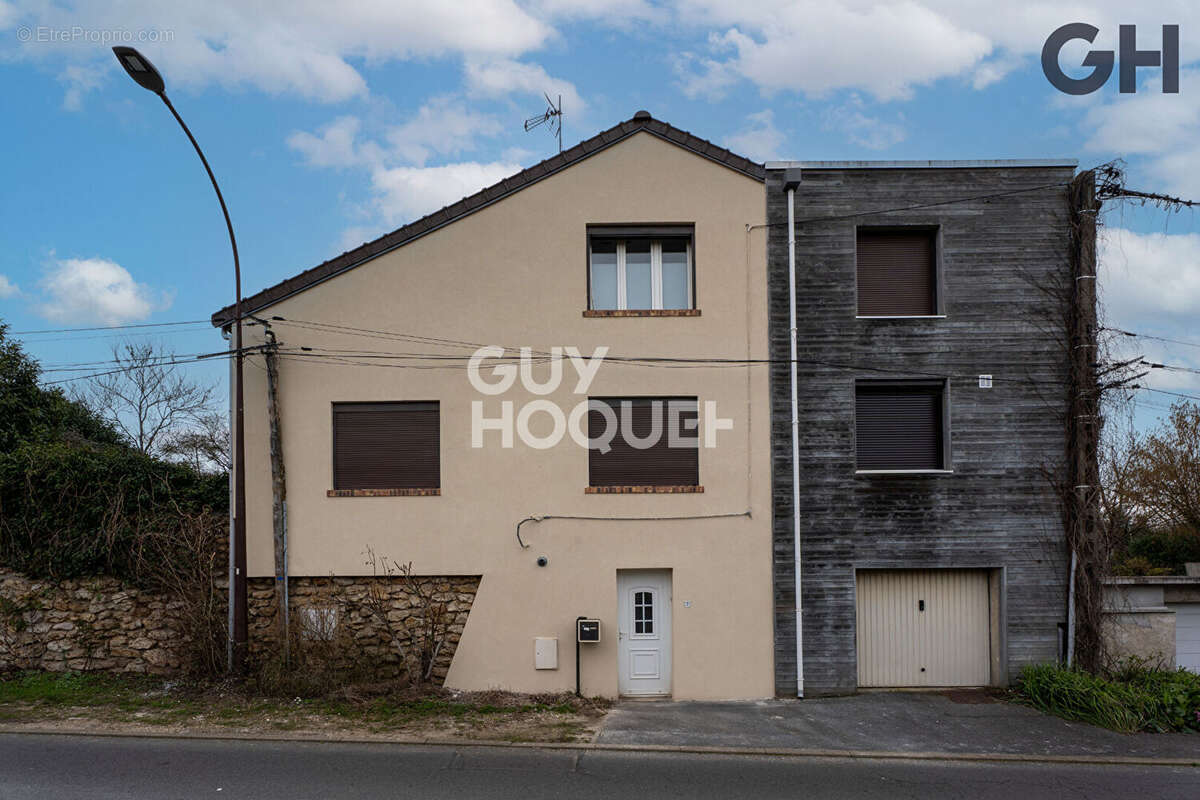 Maison à ETIOLLES