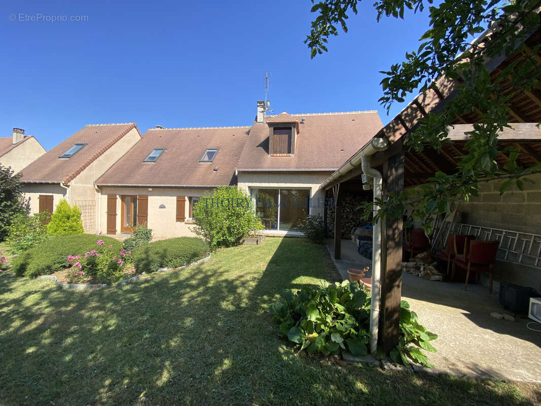 Maison à THOIRY