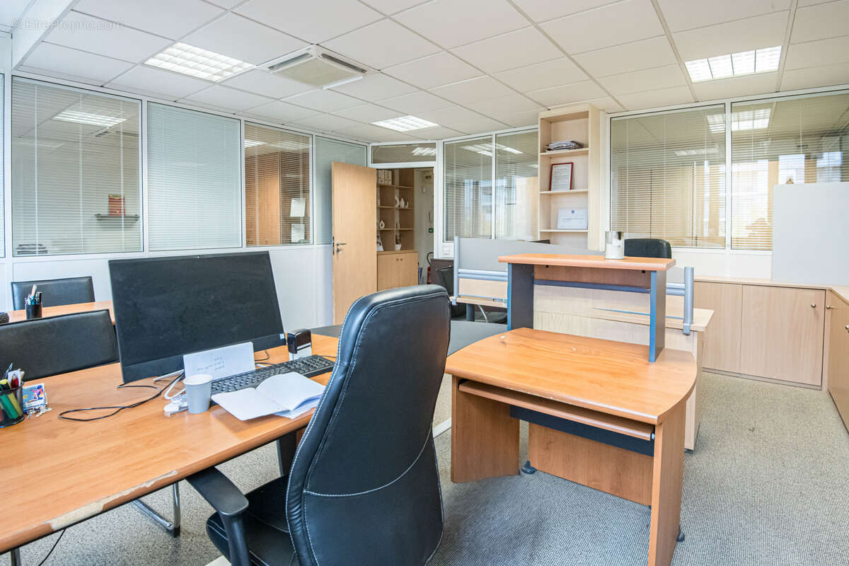 Commerce à COURCOURONNES