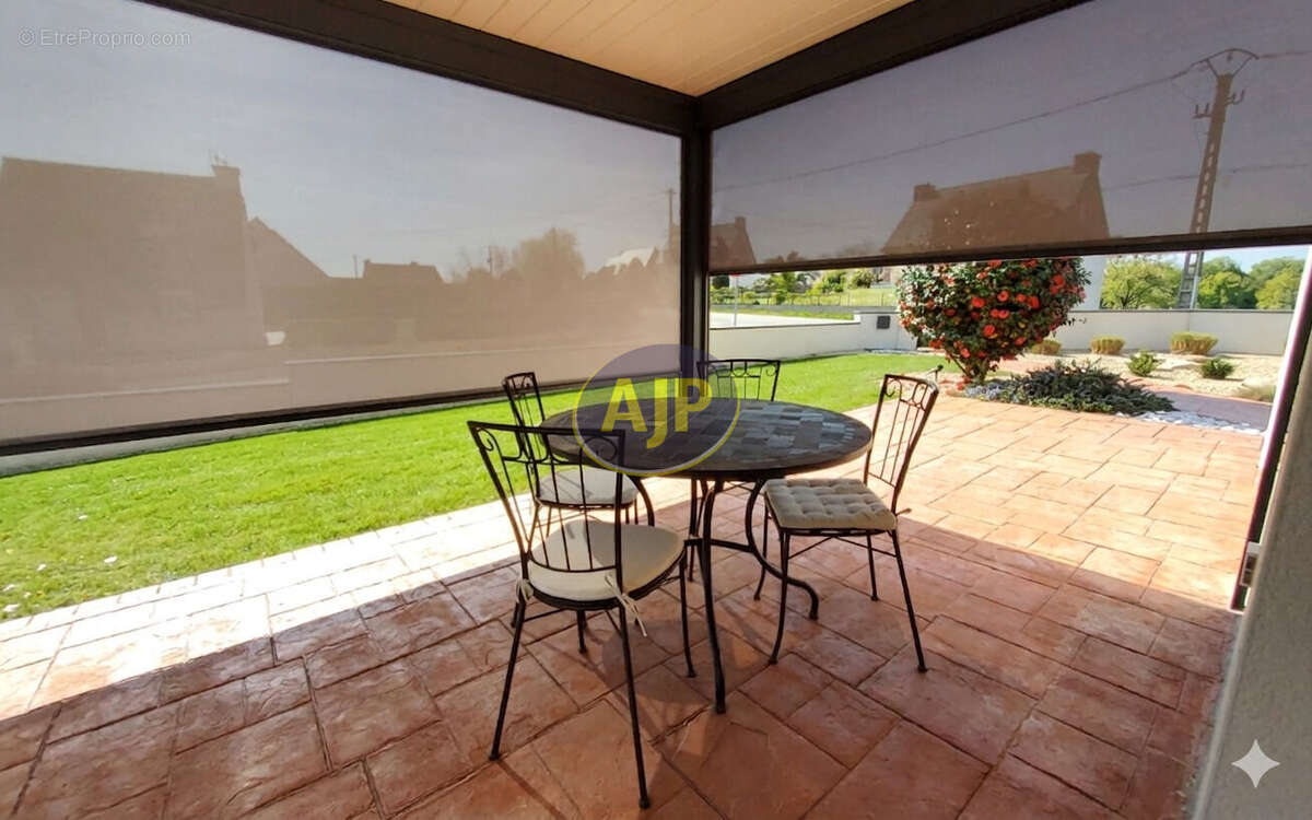 Maison à SAINT-GONNERY