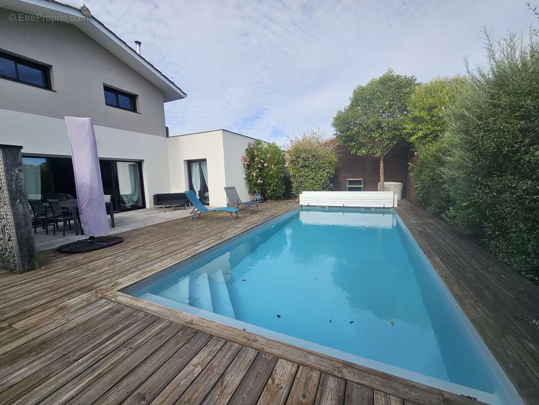 Maison familiale avec piscine à Avensan - photo 14