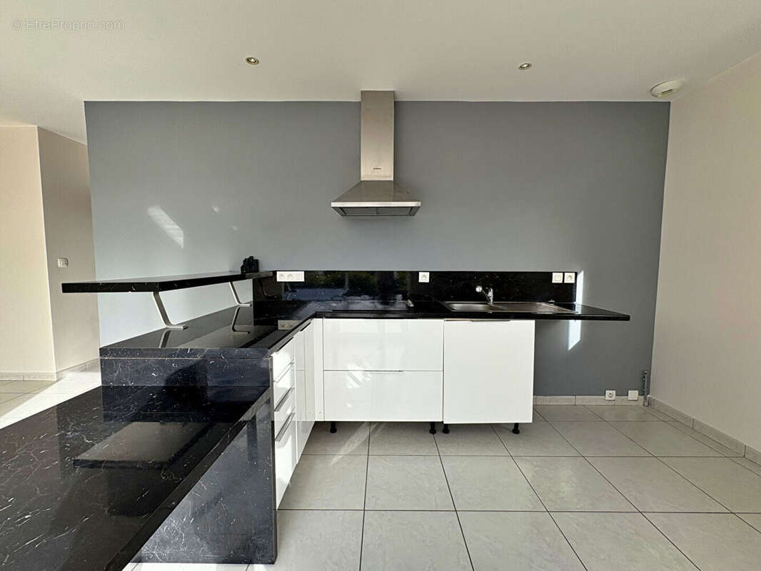 Commerce à BRIENNON