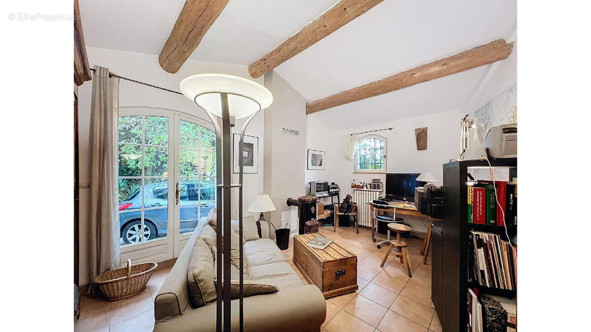 Maison à CHATEAUNEUF-LE-ROUGE