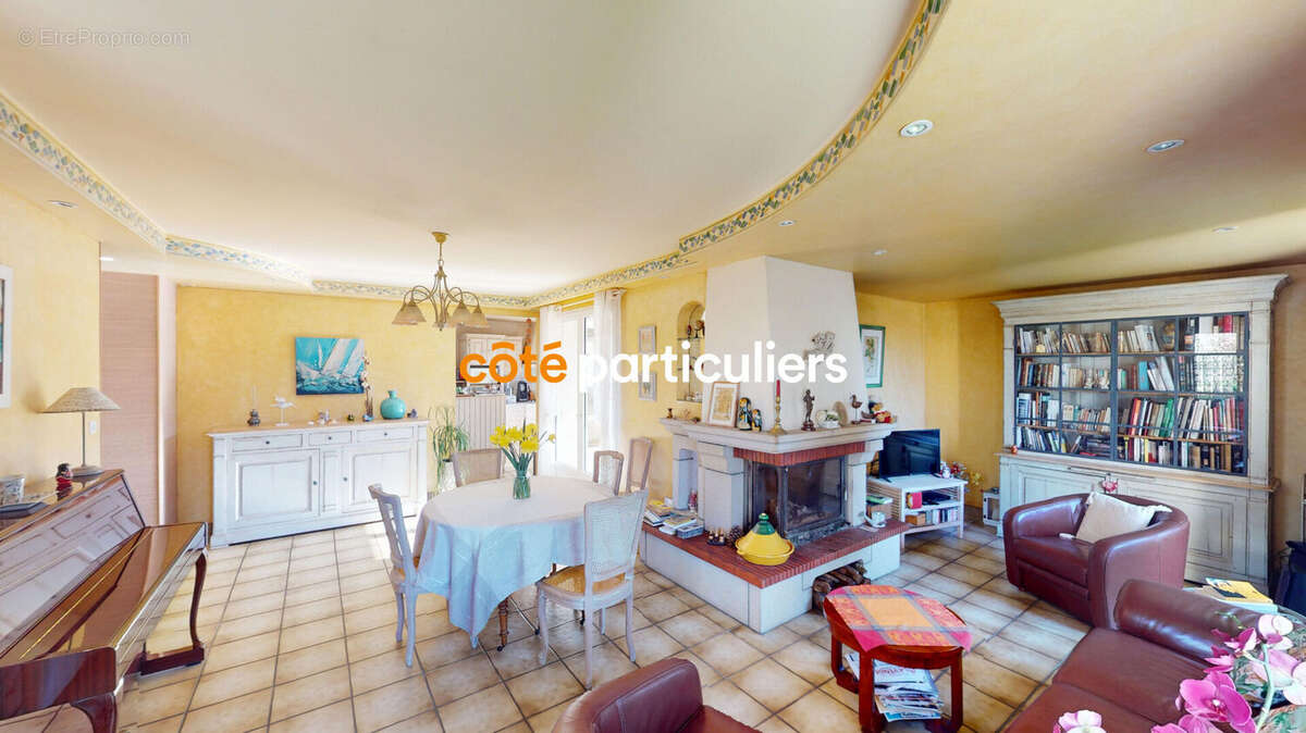 Maison à LES HERBIERS