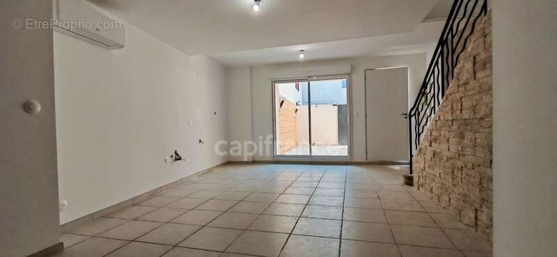Appartement à EYRAGUES
