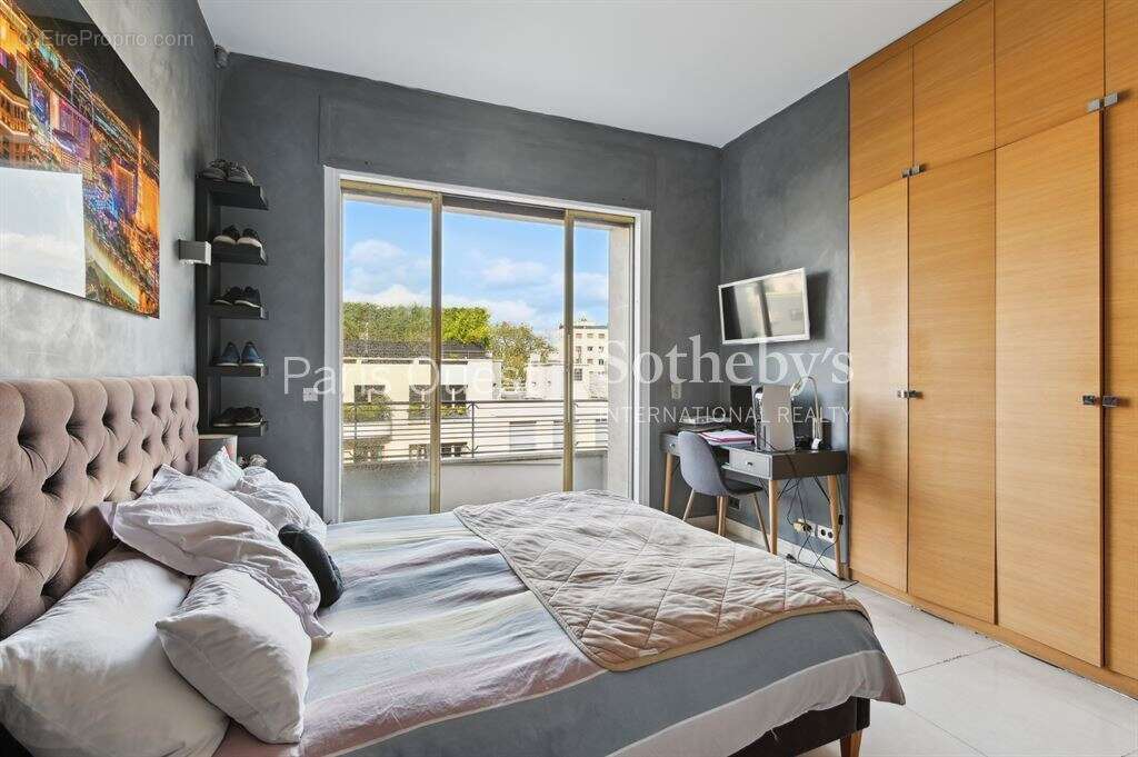 Appartement à NEUILLY-SUR-SEINE