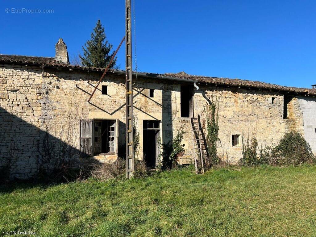 Maison à VILLEFAGNAN