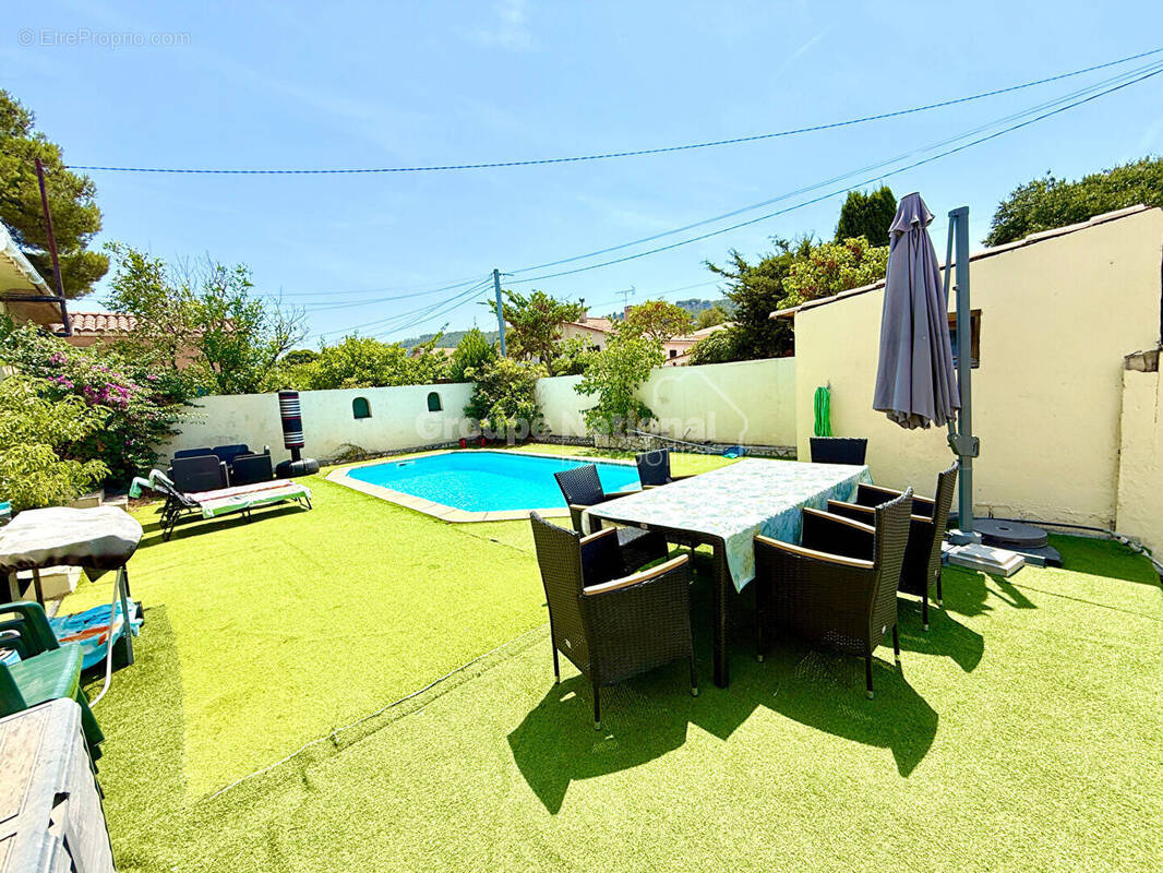 Maison à CHATEAUNEUF-LES-MARTIGUES