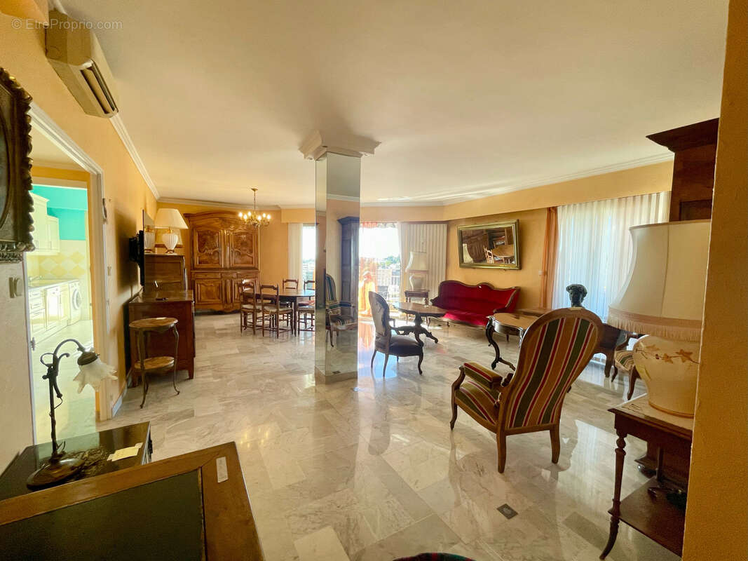 Appartement à LE CANNET