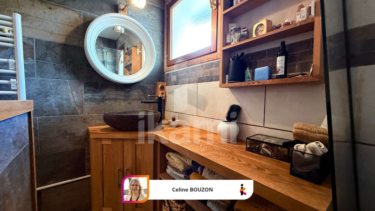 Appartement à SAINTE-HELENE-SUR-ISERE